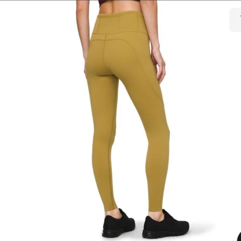 Lululemon leggings size 6 💕💕